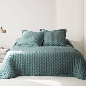 Prešívaná prikrývka na posteľ z mikrovlákna vyobraziť