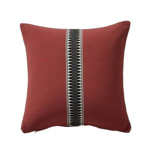 Vankúš s kontrastným prámikom vyobraziť