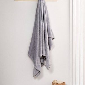 Fleecový žabkovaný pléd vyobraziť