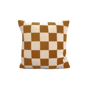 Vankúšik s motívom šachovnice vyobraziť