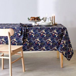 Obrus s potlačou lístkov vyobraziť