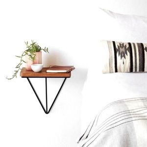 Dekoratívna drevená nástenná polica Wr037 vyobraziť