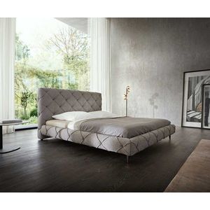 Čalúnená posteľ Nayara 180x200 cm bouclé strieborno sivá vyobraziť