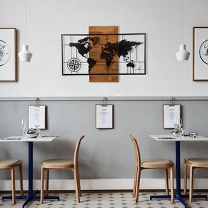 Dekoratívny drevený doplnok na stenu World Map Wıth Compass vyobraziť