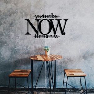 Dekoratívny kovový doplnok na stenu Now vyobraziť