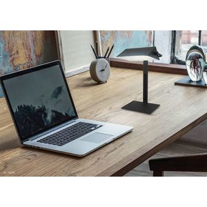 Čierna stolová lampa Bankier vyobraziť