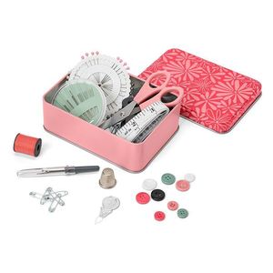 Súprava na šitie v kovovom boxe vyobraziť