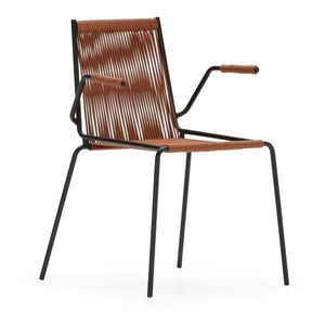 Terakotové kovové jedálenské stoličky v súprave s podrúčkami/stohovateľné 2 ks Emily – Marckeric vyobraziť