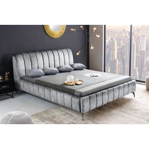 Posteľ AMYKLAS Dekorhome vyobraziť