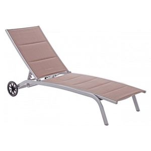 Polohovacie záhradné lehátko s kolieskami vyobraziť