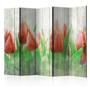 Paraván Red tulips on wood Dekorhome vyobraziť