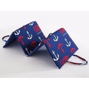 B.E.S. Petrovice Plážové ležadlo, červené a biele kotvy vyobraziť