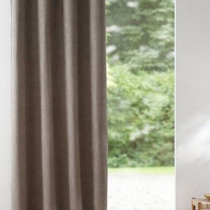 Zatemňovací a izolačný záves s kovovými očkami vyobraziť