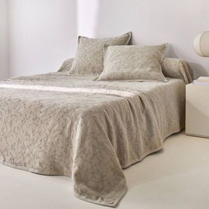 Žakárová prikrývka na posteľ s plástovým vzorom a potlačou listov vyobraziť