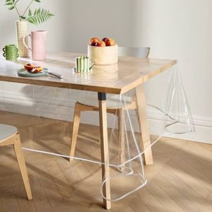 Priehľadný voskovaný obrus s potlačou bodiek vyobraziť