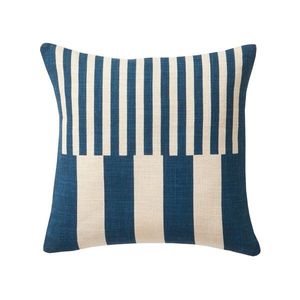 Vankúš s pruhovanou potlačou vyobraziť