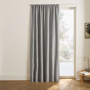 Zatemňovací a izolačný záves zakončený riasiacou páskou vyobraziť