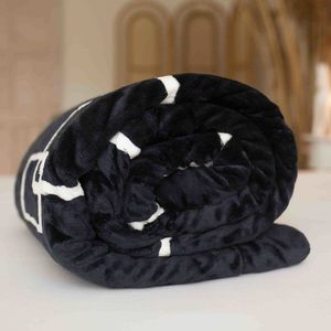 Jerry Fabrics Mikroplyšová deka s baránkom - Šedá / čierna / biela | 150 x 200 cm vyobraziť