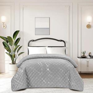 Prikrývka na posteľ Sofi 2504-7 sivá 170x220 cm vyobraziť