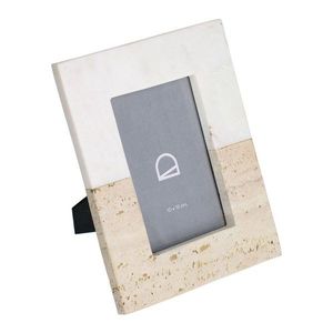 Biely kamenný stojací rámček 18x23 cm Uria – Kave Home vyobraziť