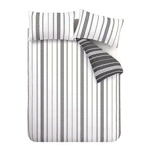 Čierno-biele obliečky na jednolôžko 135x200 cm Harbour Stripe – Catherine Lansfield vyobraziť