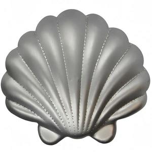 Saténová mušľová pracka vyobraziť