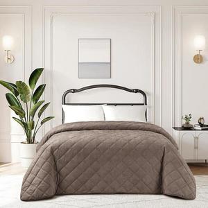 Prikrývka na posteľ Ela RQ-110 hnedá 220x250 cm vyobraziť