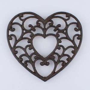 Liatinová podložka pod hrniec v tvare srdce Dakls Rustico vyobraziť