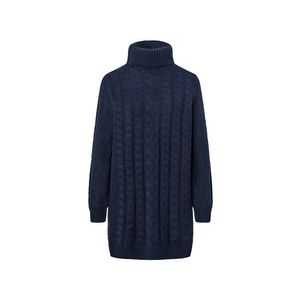 Dlhý pletený pulóver s vrkočovým vzorom vyobraziť