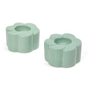 2 svietniky vyobraziť