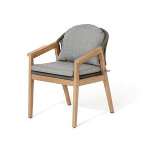 Pohodlné záhradné kreslo s textilným výpletom vyobraziť