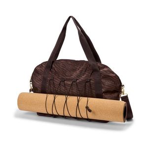 Športová taška, s celoplošnou hnedou potlačou vyobraziť