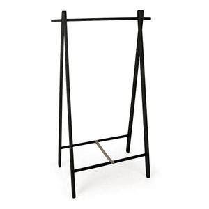 Čierny stojan na oblečenie z brezového dreva 91x151x50 cm Daiki – Yes Everyday vyobraziť