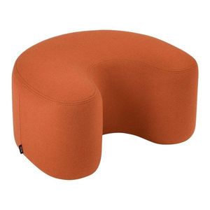 Vlnený taburet v terakotovej farbe Ü – noo.ma vyobraziť