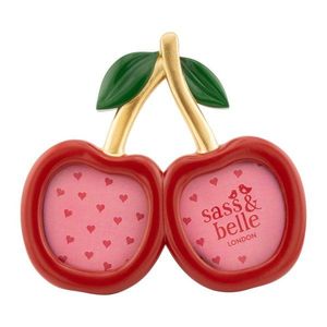 Červený polyresinový stojací rámček 17, 5x15, 5 cm Cherry – Sass & Belle vyobraziť