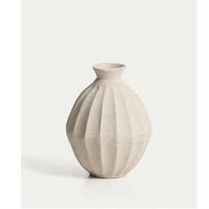 Krémovobiela ručne vyrobená/vysoká váza z papiermaša (výška 46, 5 cm) Arquena – Kave Home vyobraziť